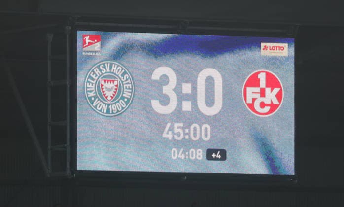 Fussball, Herren, Saison 2025 2026, 2.BL, Holstein Stadion, Holstein Kiel gegen 1.FC Kaiserslautern DFL REGULATIONS PROHIBIT ANY USE OF PHOTOGRAPHS AS IMAGE SEQUENCES AND OR QUASI-VIDEO.
