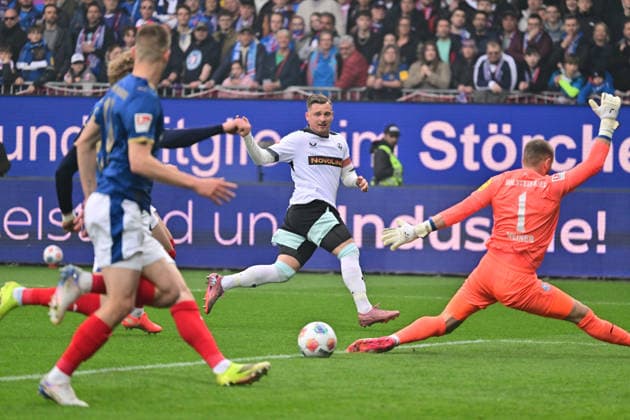17.04.2026, Fußball, Herren, 2.BL (Bundesliga), Saison 2025 2026, Holstein Kiel - 1. FC Kaiserslautern, 30. Spieltag Marlon Ritter vergibt knapp Kiel, Holstein-Stadion Holstein-Stadion Schleswig-Holstein Deutschland