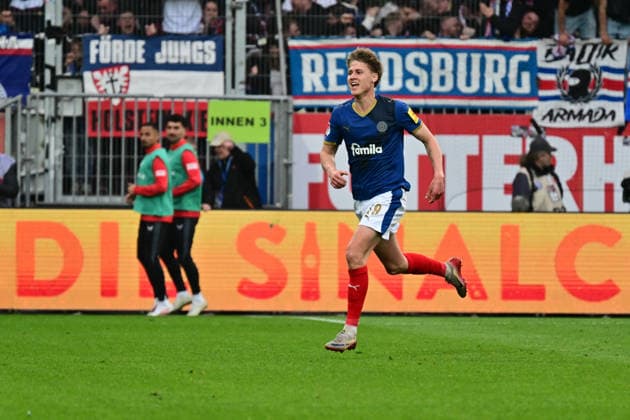 17.04.2026, Fußball, Herren, 2.BL (Bundesliga), Saison 2025 2026, Holstein Kiel - 1. FC Kaiserslautern, 30. Spieltag Torjubel Holstein Kiel - Phil Harres Kiel, Holstein-Stadion Holstein-Stadion Schleswig-Holstein Deutschland