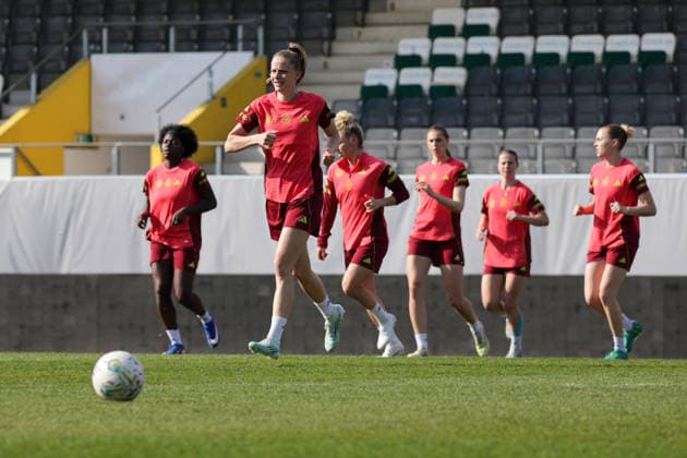 17.04.2026, xgrfx, Fussball DFB-Medientermine, Deutsche Frauennationalmannschaft Training v.l. Vivien Endemann (Deutsche Frauennationalmannschaft) (DFL DFB REGULATIONS PROHIBIT ANY USE OF PHOTOGRAPHS as IMAGE SEQUENCES and or QUASI-VIDEO) Ried