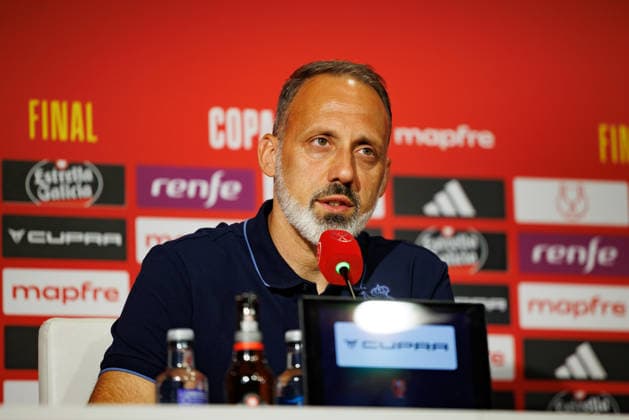 Pellegrino Matarazzo seen during Official press conference, PK, Pressekonferenz and Training of Real Sociedad before 2026 Copa Del Rey Final (Maciej Rogowski Ball Raw Images PT) Sevilla Estadio La Cartuja Spain Copyright: xMaciejxRogowskix 17042026_sociedad_press_training-18-2