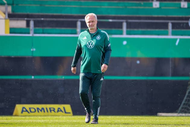 Ried im Innkreis, Österreich 17. April 2026: Vorbereitung auf das Frauen WM-Qualifikationsspiel Österreich vs. Deutschland - Abschlusstraining Im Bild: Bundestrainer Christian Wück Wueck (Deutschland) Copyright: HMBxMedia MadeleinexFantini