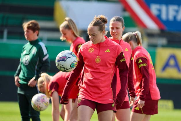 Ried im Innkreis, Österreich 17. April 2026: Vorbereitung auf das Frauen WM-Qualifikationsspiel Österreich vs. Deutschland - Abschlusstraining Im Bild: Lisanne Gräwe Graewe (Deutschland) Copyright: HMBxMedia MadeleinexFantini