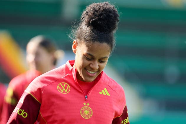 Ried im Innkreis, Österreich 17. April 2026: Vorbereitung auf das Frauen WM-Qualifikationsspiel Österreich vs. Deutschland - Abschlusstraining Im Bild: Shekiera Martinez (Deutschland) Copyright: HMBxMedia MadeleinexFantini