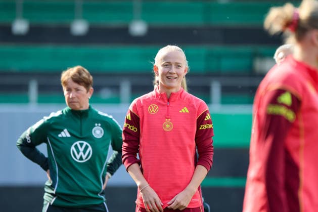 Ried im Innkreis, Österreich 17. April 2026: Vorbereitung auf das Frauen WM-Qualifikationsspiel Österreich vs. Deutschland - Abschlusstraining Im Bild: Lea Schüller Schueller (Deutschland) Copyright: HMBxMedia MadeleinexFantini