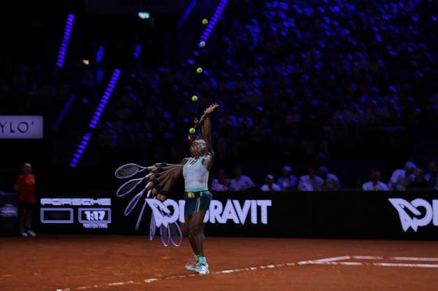 April 17, 2026, Stuttgart, Baden-Wuerttemberg, Germany: Coco Gauff of United States serves to Karolina Muchova of Czech Republic during the 49. Porsche Tennis Grand Prix, Stuttgart - WTA500, 17.4.2026 in Stuttgart, Germany Tennis 2026: WTA, Tennis Damen Porsche Grand Prix: MUCHOVA 6:3 5:7 6:3 GAUFF  - ZUMAs343 20260417_zsp_s343_131 Copyright: xMathiasxSchulzx