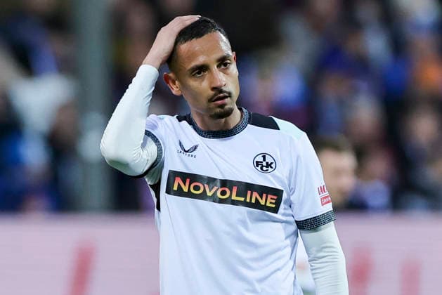 Kenny-Prince Redondo (1. FC Kaiserslautern) schaut enttaeuscht, 2. Bundesliga, Holstein Kiel v 1. FC Kaiserslautern, Holstein-Stadion am 17. April 2026 in Kiel, Deutschland. (Foto von Marco Steinbrenner DeFodi Images) Kenny-Prince Redondo (1. FC Kaiserslautern) looks dejected, 2. Bundesliga, Holstein Kiel v 1. FC Kaiserslautern, Holstein-Stadion, April 17, 2026 in Kiel, Germany. (Photo by Marco Steinbrenner DeFodi Images) -