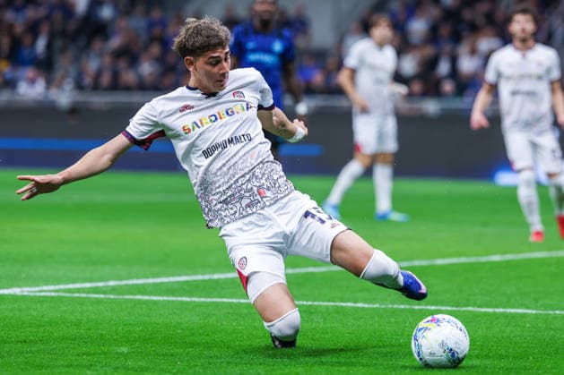 FC Internazionale vs Cagliari Calcio - Serie A 2025 26 - 17 04 2026 Juan Martin Rodriguez Camejo of Cagliari Calcio seen in action during Serie A 2025 26 football match between FC Internazionale and Cagliari Calcio at San Siro Stadium in Milan Copyright: xBEAUTIFULxSPORTS Carabellix