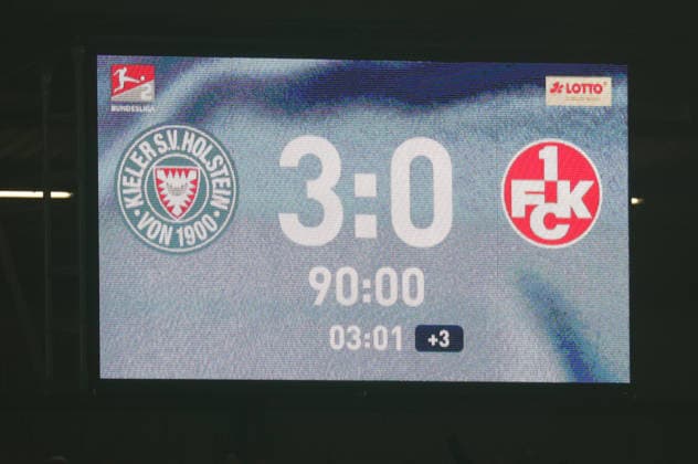 Fussball, Herren, Saison 2025 2026, 2.BL, Holstein Stadion, Holstein Kiel gegen 1.FC Kaiserslautern, 3-0 DFL REGULATIONS PROHIBIT ANY USE OF PHOTOGRAPHS AS IMAGE SEQUENCES AND OR QUASI-VIDEO.