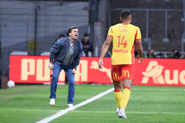 RC Lens v Toulouse FC - Ligue 1 McDonald s 2025 2026 Carles MARTINEZ NOVELL (Entraineur Toulouse TFC) during the Ligue 1 McDonald s match between Lens and Toulouse at Stade Bollaert-Delelis on April 17, 2026 in Lens, France. Lens France  Copyright: xFEPx 776485087
