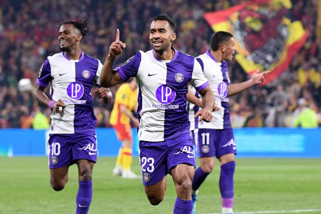 RC Lens v Toulouse FC - Ligue 1 McDonald s 2025 2026 23 Cristian CASSERES JR (tfc) during the Ligue 1 McDonald s match between Lens and Toulouse at Stade Bollaert-Delelis on April 17, 2026 in Lens, France. Lens France  Copyright: xFEPx 776485087