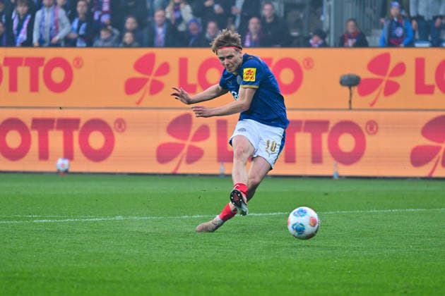 17.04.2026, Fußball, Herren, 2.BL (Bundesliga), Saison 2025 2026, Holstein Kiel - 1. FC Kaiserslautern, 30. Spieltag Jonas Therkelsen Kiel, Holstein-Stadion Holstein-Stadion Schleswig-Holstein Deutschland