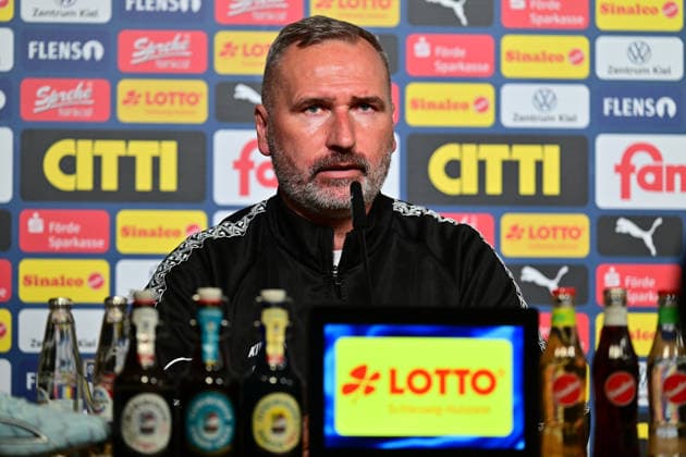 17.04.2026, Fußball, Herren, 2.BL (Bundesliga), Saison 2025 2026, Holstein Kiel - 1. FC Kaiserslautern, 30. Spieltag Trainer Tim Walter (Kiel) Kiel, Holstein-Stadion Holstein-Stadion Schleswig-Holstein Deutschland
