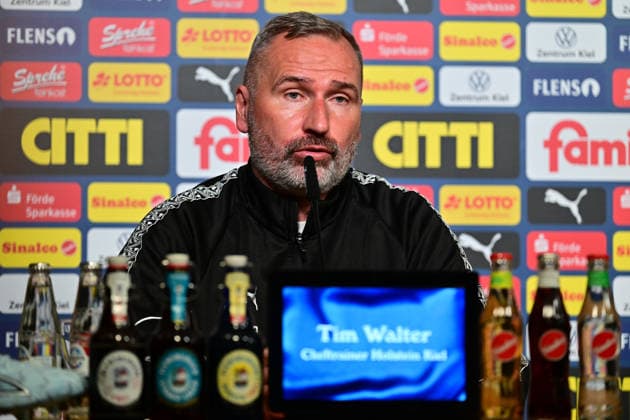 17.04.2026, Fußball, Herren, 2.BL (Bundesliga), Saison 2025 2026, Holstein Kiel - 1. FC Kaiserslautern, 30. Spieltag Trainer Tim Walter (Kiel) Kiel, Holstein-Stadion Holstein-Stadion Schleswig-Holstein Deutschland