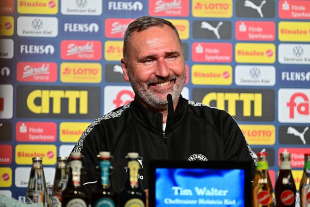 17.04.2026, Fußball, Herren, 2.BL (Bundesliga), Saison 2025 2026, Holstein Kiel - 1. FC Kaiserslautern, 30. Spieltag Trainer Tim Walter (Kiel) Kiel, Holstein-Stadion Holstein-Stadion Schleswig-Holstein Deutschland