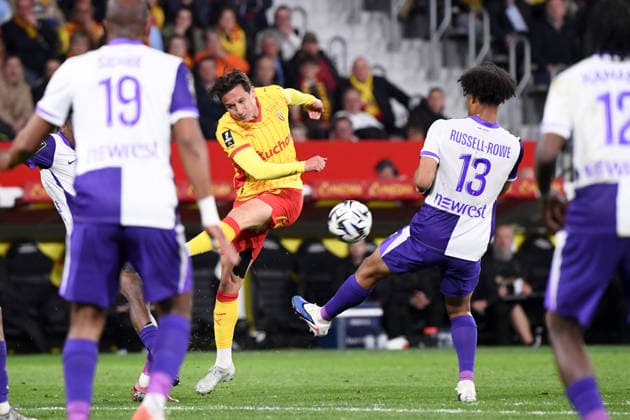 RC Lens v Toulouse FC - Ligue 1 McDonald s 2025 2026 10 Florian THAUVIN (rcl) during the Ligue 1 McDonald s match between Lens and Toulouse at Stade Bollaert-Delelis on April 17, 2026 in Lens, France. Lens France  Copyright: xFEPx 776485087
