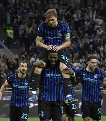 Foto IPP Paolo Bona Milano 17 04 2026 Campionato Serie A di Calcio stagione 2025 2026 partita Inter-Cagliari Nella foto Nicolo’ Barella esulta dopo a il gol del 2-0 Italy Photo Press Worldwide Copyright italy Italy ITALY  Copyright: xR4924_italyphotopressx