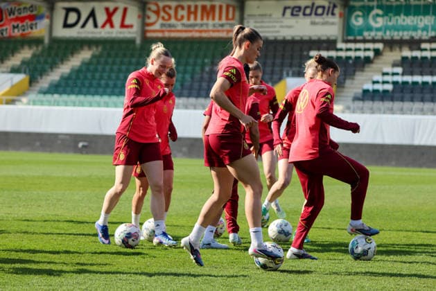Ried im Innkreis, Österreich 17. April 2026: Vorbereitung auf das Frauen WM-Qualifikationsspiel Österreich vs. Deutschland - Abschlusstraining Im Bild: v.li. Franziska Kett (Deutschland), Selina Cerci (Deutschland) und Carlotta Wamser (Deutschland) Copyright: HMBxMedia MadeleinexFantini