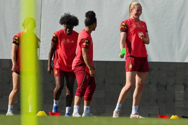 Ried im Innkreis, Österreich 17. April 2026: Vorbereitung auf das Frauen WM-Qualifikationsspiel Österreich vs. Deutschland - Abschlusstraining Im Bild: v.li. Nicole Anyomi (Deutschland), Shekiera Martinez (Deutschland) und Camilla Küver Kuever (Deutschland) Copyright: HMBxMedia MadeleinexFantini