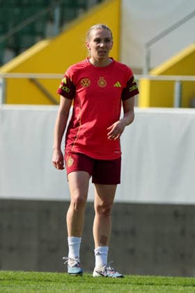 Ried im Innkreis, Österreich 17. April 2026: Vorbereitung auf das Frauen WM-Qualifikationsspiel Österreich vs. Deutschland - Abschlusstraining Im Bild: Elisa Senß Senss (Deutschland) Copyright: HMBxMedia MadeleinexFantini