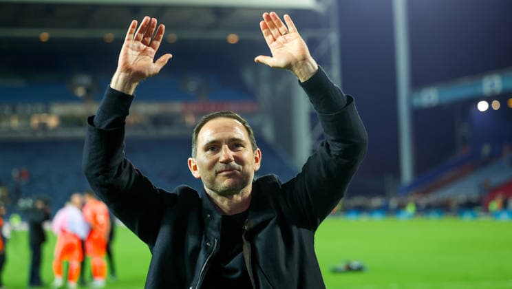 Blackburn Rovers v Coventry City, EFL Sky Bet Championship Coventry City Manager Frank Lampard celebrates their promotion to the Premier League during the EFL Sky Bet Championship match between Blackburn Rovers and Coventry City at Ewood Park, Blackburn, UK on 17 April 2026. Editorial use only DataCo restrictions apply See www.football-dataco.com , Copyright: xSimonxDaviesx PSI-24084-0133