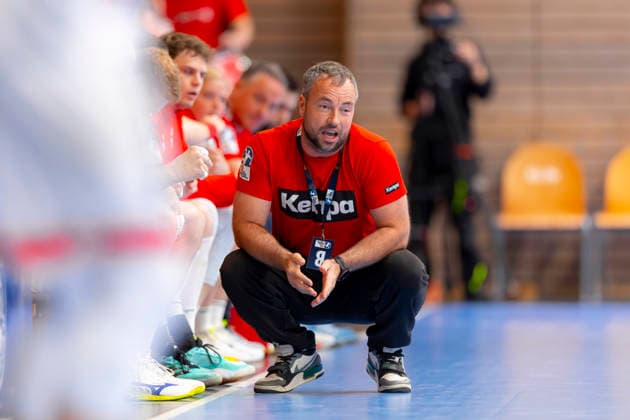 Ceven Klatt (Trainer, TuS Ferndorf). VfL Luebeck-Schwartau vs. TuS Ferndorf, Handball, 2. Bundesliga, 17.04.26 Luebeck Schleswig-Holstein Germany Copyright: xAgentur54GradÂ°x xFelixxKoenigx