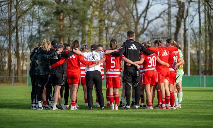 Fussball, Frauen, Saison 2025 2026, Testspiel 1. FFC Turbine Potsdam - 1. FC Union Berlin (0:2), Union-Motivation nach dem Spiel im Kreis, 17.04.2026, Copyright: xMatthiasxKochx