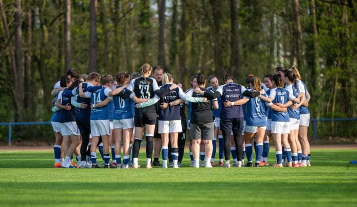 Fussball, Frauen, Saison 2025 2026, Testspiel 1. FFC Turbine Potsdam - 1. FC Union Berlin (0:2), Turbine-Motivation nach dem Spiel im Kreis 17.04.2026, Copyright: xMatthiasxKochx