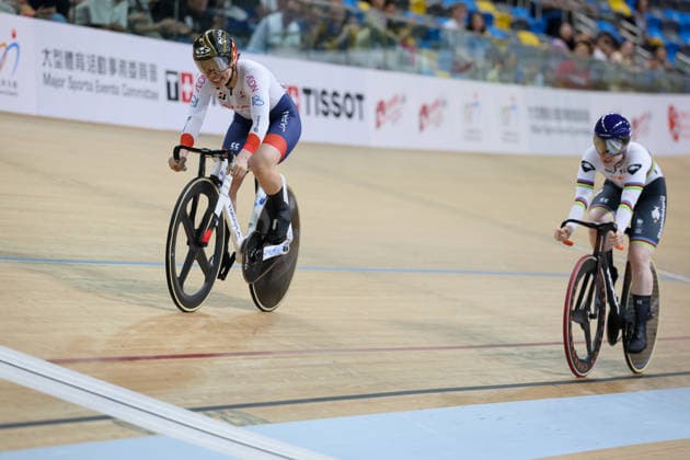 UCI Track World Cup: Hong Kong Picture by Alex Whitehead SWpix.com - 18 04 2026 - Cycling - UCI Track World Cup: Hong Kong - Hong Kong Velodrome, Tseung Kwan O, Hong Kong, China - Women™s Sprint Semifinals - Hetty Van De Wouw of the Netherlands, Mina Sato of Japan Copyright: x xSWpix.comx(t axPhotographyxHubxLtd)xAlexxWhitehead SWpix.comx SWP-3030-12760