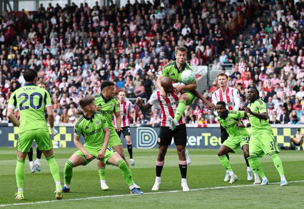 London, England, 18th April 2026. Igor Thiago of Brentford fires in a header during the Brentford vs Fulham Premier League match at Gtech Community Stadium, London. Picture credit should read: David Klein Sportimage EDITORIAL USE ONLY. No use with unauthorised audio, video, data, fixture lists, club league logos or live services. Online in-match use limited to 120 images, no video emulation. No use in betting, games or single club league player publications. SPI_DK_011_Brentford_Fulham SPI-4698-0011