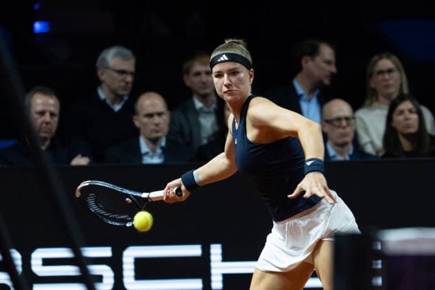 Karolina Muchova (CZE) im Bild am Ball, Aktion, GER, Elina Svitolina vs. Karolina Muchova, Tennis, ATP, Tennis Herren Turnier, WTA, Tennis Damen 500, Porsche Tennis Grand-Prix, Halbfinale, 18.04.2026, GER, Elina Svitolina vs. Karolina Muchova, Tennis, ATP-Turnier, WTA 500, Porsche Tennis Grand-Prix, Halbfinale, 18.04.2026, Stuttgart Copyright: xEibner-Pressefoto EdwardxCheungx EP_ECG