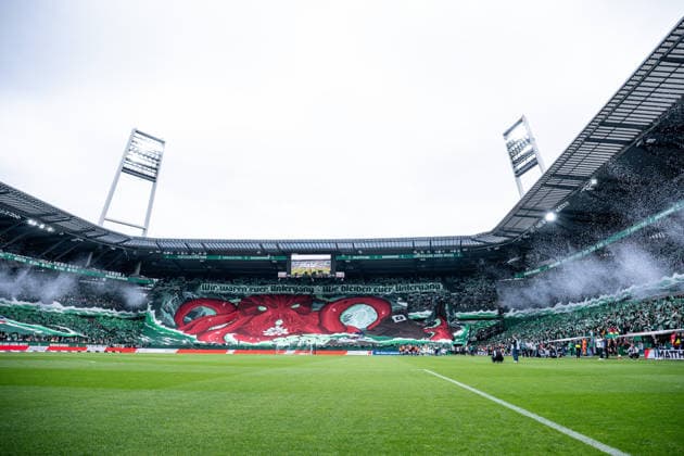 18.04.2026, Fussball, 1. Bundesliga, 30. Spieltag Saison 2025 2026, SV Werder Bremen - Hamburger SV, Fanchoreo SV Werder Bremen, xRHR-FOTO TKx *** 18 04 2026, Football, 1 Bundesliga, Matchday 30 Season 2025 2026, SV Werder Bremen Hamburger SV, Fan choreo SV Werder Bremen, xRHR FOTO TKx Copyright: RHR-FOTOx RHR-FOTO TK