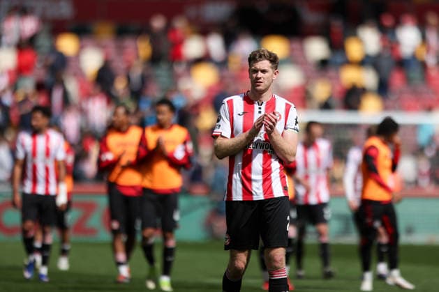 18th April 2026; Gtech Community Stadium, Brentford, London, England; Premier League Football, Brentford versus Fulham; Nathan Collins of Brentford thanking the fans after the match HenningxvonxJagow