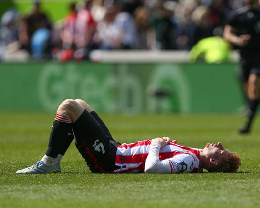 LONDON, ENGLAND - APRIL 18: Sepp van den Berg of Brentford dejected at full time in the Premier League match between Brentford and Fulham at Gtech Community Stadium on April 18, 2026 in London, England. Copyright: xJayxPatel SPPx Sportspressphoto_SPR132046