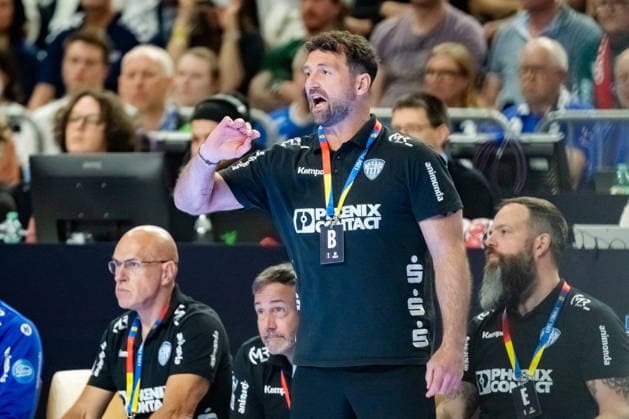 Köln, 18.04.2026, Handball, Herren, Lidl Final4, DHB Pokal, Halbfinale, TBV Lemgo Lippe - Füchse Berlin Florian Kehrmann (Trainer TBV Lemgo) ruft Anweisungen herein Köln Lanxess Arena NRW Germany