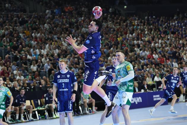 GER, Lanxess Arena Koeln, HBL, LIDL FINAL4, Men, 1. Halbfinale: TVB Lemgo Lippe vs. Fuechse Berlin 18.04.2026, Lanxess Arena , Koeln , GER, Lanxess Arena Koeln, HBL, LIDL FINAL4, Men, 1. Halbfinale: TVB Lemgo Lippe vs. Fuechse Berlin, im Bild: Samuel Zehnder (TBV Lemgo 4),