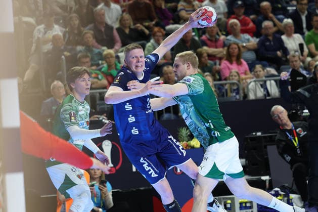 GER, Lanxess Arena Koeln, HBL, LIDL FINAL4, Men, 1. Halbfinale: TVB Lemgo Lippe vs. Fuechse Berlin 18.04.2026, Lanxess Arena , Koeln , GER, Lanxess Arena Koeln, HBL, LIDL FINAL4, Men, 1. Halbfinale: TVB Lemgo Lippe vs. Fuechse Berlin, im Bild: Niels Versteijnen (TBV Lemgo 25), wirft von der Ecke