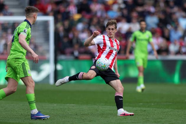 18th April 2026; Gtech Community Stadium, Brentford, London, England; Premier League Football, Brentford versus Fulham; Jonah Kusi-Asare of Fulham on the ball HenningxvonxJagow