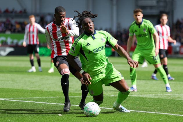 18th April 2026; Gtech Community Stadium, Brentford, London, England; Premier League Football, Brentford versus Fulham; Dango Ouattara of Brentford and Calvin Bassey of Fulham compete for the ball HenningxvonxJagow