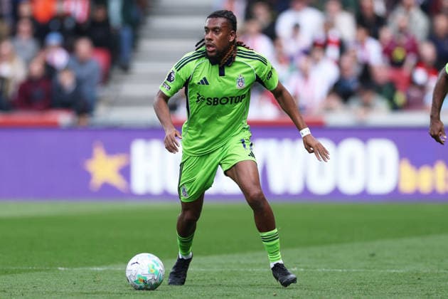 Brentford v Fulham - Premier League Alex Iwobi of Fulham looks ahead during the Premier League match between Brentford and Fulham at the Gtech Community Stadium in Brentford, United Kingdom, on April 18, 2026. Brentford Greater London United Kingdom  Copyright: xMIxNewsx originalFilename:fletcher-brentfor260418_npajw.jpg