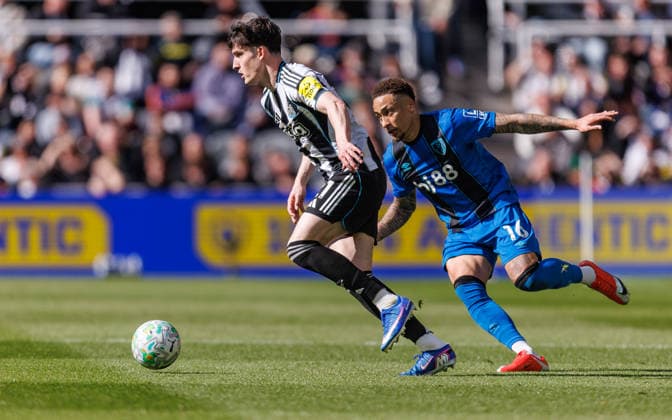 18th April 2026; St James Park, Newcastle, England; Premier League Football, Newcastle United versus Bournemouth; Tino Livramento of Newcastle United is closed down by Marcus Tavernier of Bournemouth WMxSportsxMedia