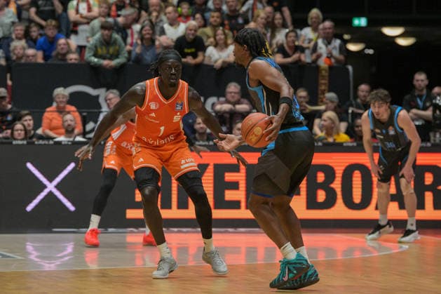easyCredit Basketball Bundesliga, 30. Spieltag, Niners Chemnitz -Science City Jena 18.04.2026 ab 16.00 Uhr Chemnitz, Chemnitz Arena Im Foto: Aher Uguak(1), easyCredit Basketball Bundesliga, 30. Spieltag, Niners Chemnitz - Science City Jena Chemnitz Sachsen Deutschland