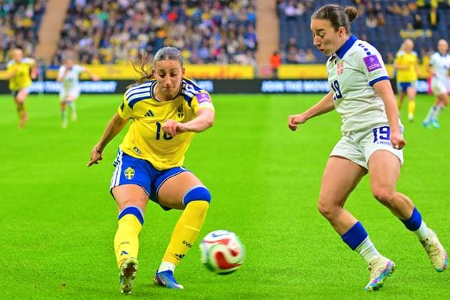 Strawberry Arena SOLNA, SWEDEN - APRIL 18: Rosa Kafaji of Sweden and Ana Scepanovic of Serbia during the World Cup 2027 qualifier match between Sweden and Serbia at Strawberry Arena on April 18, 2026 in Solna, Sweden. (Peter Sonander SPP) Copyright: xPeterxSonander SPPx Sportspressphoto_SPR132160