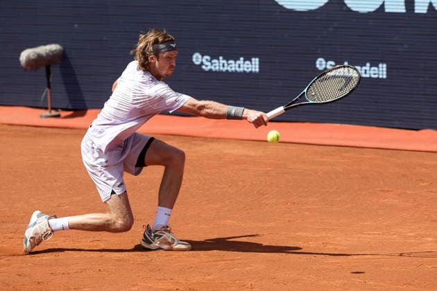 April 18, 2026, Barcelona, Barcelona, Spain: Andrey Rublev of Russia in action against Hamad Medjedovic of Serbia during the Semi Final tennis match of the Barcelona Open Banc Sabadell - Conde Godo 2026 Day 8 at Real Club de Tenis Barcelona on April 18, 2026 in Barcelona, Spain. Barcelona Open Banc Sabadell - Conde Godo 2026 Day 8  - ZUMAa181 20260418_zaa_a181_037 Copyright: xJavierxBorregox
