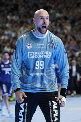 GER, Lanxess Arena Koeln, HBL, LIDL FINAL4, Men, 1. Halbfinale: TVB Lemgo Lippe vs. Fuechse Berlin 18.04.2026, Lanxess Arena , Koeln , GER, Lanxess Arena Koeln, HBL, LIDL FINAL4, Men, 1. Halbfinale: TVB Lemgo Lippe vs. Fuechse Berlin, im Bild: Urh Kastelic Torwart (TBV Lemgo 99), freut sich ueber ein gehaltenes Tor