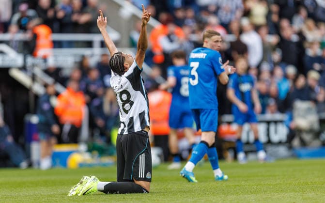 18th April 2026; St James Park, Newcastle, England; Premier League Football, Newcastle United versus Bournemouth; William Osula of Newcastle United celebrates scoring his equaliser after VAR review on 68 mins WMxSportsxMedia
