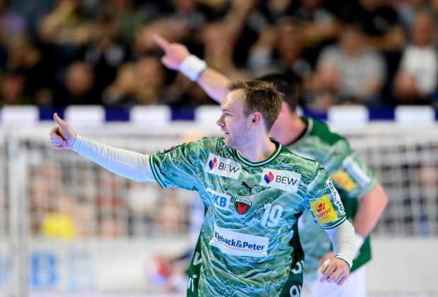 Mathias GIDSEL (B) Daumen zeigt nach oben, Gestik, Halbfinale, TBV Lemgo Lippe - Füchse Berlin, am 18.04.2026 Handball DHB-Pokal Final4, vom 18.04 - 19.04.2026 in Koeln Deutschland. Lanxess Arena