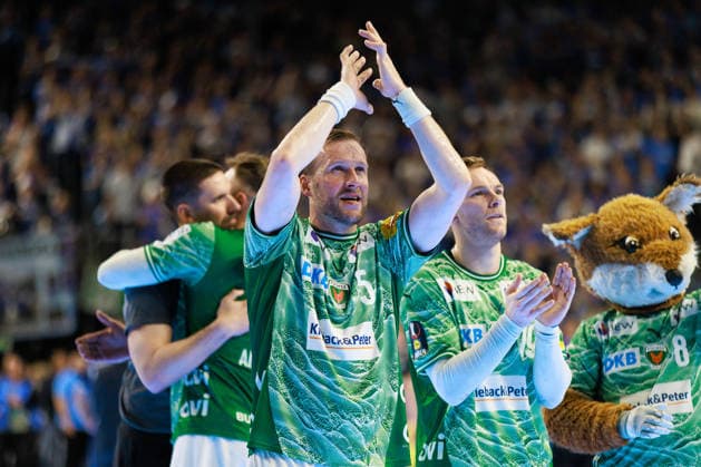Die Spieler der Fuechse Berlin jubeln ueber den Einzug ins Finale, , Max DARJ (Fuechse Berlin, 05) GER, TBV Lemgo Lippe vs. Fuechse Berlin, Handball, DHB Pokal, Halbfinale, Spielzeit 2025 2026, 18.04.2026, GER, TBV Lemgo Lippe vs. Fuechse Berlin, Handball, DHB Pokal, Halbfinale, Spielzeit 2025 2026, 18.04.2026, Koeln Copyright: xEibnerxPressefoto OliverxSchmidtx EP_OST