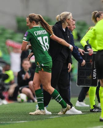 2027 FIFA Women s World Cup Qualifier, Aviva Stadium, Dublin 18 4 2026 Republic of Ireland vs Poland Ireland s Kyra Carusa and Head Coach Carla Ward Kyra Carusa and Carla Ward 18 4 2026  Copyright: x INPHO RyanxByrnex RB1_8780