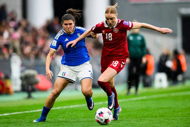 International Women Denmark vs Italy 18 04 2026 7 ITA Sofia Cantore, 18 DEN Sara Holmgaard International Women Denmark vs Italy 18 04 2026 Kobenhavn, Denmark 18 April, 2026 UK Women™s European Qualifiers Denmark vs Italy Women Kobenhavn Parken Denmark Copyright: xMichaelxBarrettxBoesenx